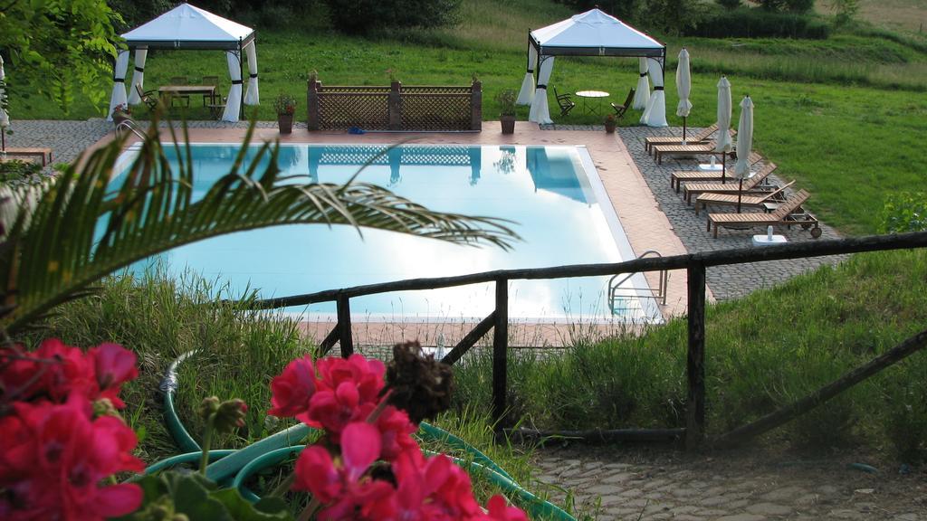 Villa Poggio Di Gaville Meleto Luaran gambar